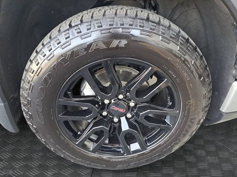 Used 2023 GMC Sierra 1500 Elevation w/ Elevation Premium Package AWD/4WD image 17