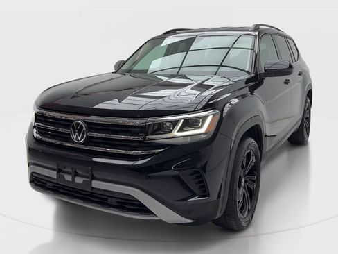 Used 2023 Volkswagen Atlas SE w/ Black Wheel Package FWD image 4