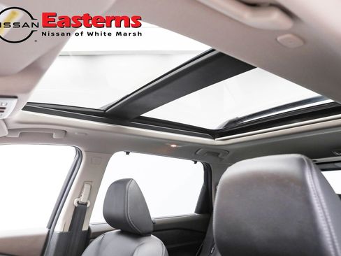 Used 2023 Nissan Rogue SL w/ SL Premium Package image 37