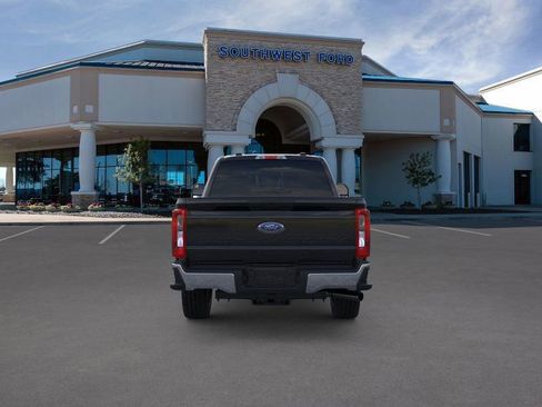 New 2026 Ford F250 XLT w/ FX4 Off-Road Package image 5