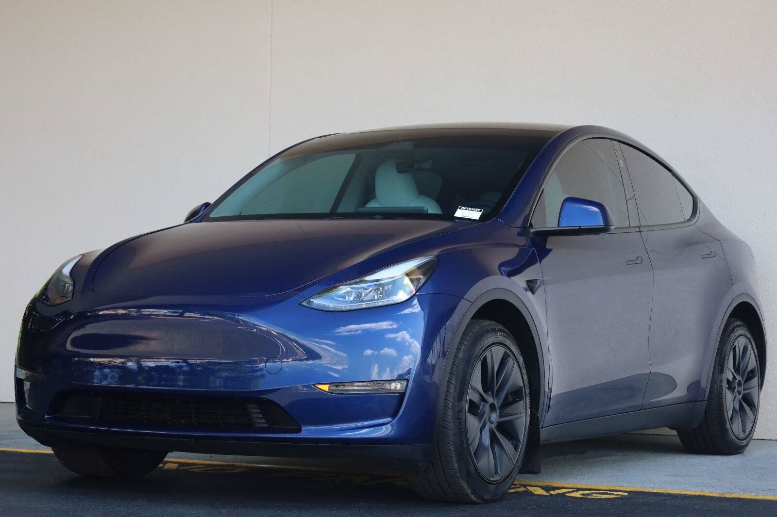 Used 2024 Tesla Model Y Long Range AWD/4WD image 5