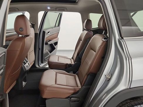 Used 2023 Volkswagen Atlas SE image 16