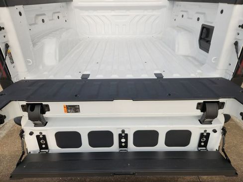 New 2026 GMC Sierra EV Elevation w/ LPO, Elevation Dark Package image 21