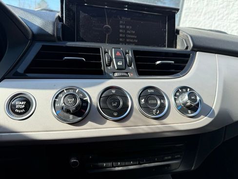 Used 2015 BMW Z4 sDrive28i image 10