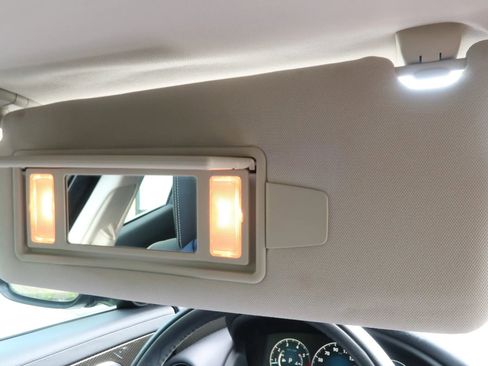 Used 2016 Jaguar XJ R-Sport image 44