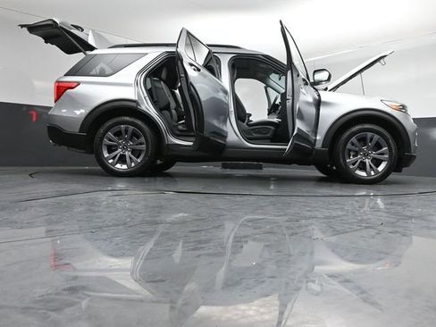 Certified 2021 Ford Explorer XLT w/ Equipment Group 202A AWD/4WD image 54