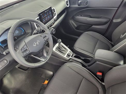New 2025 Hyundai Venue Limited image 9