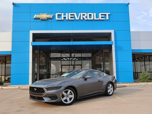 Used 2026 Ford Mustang Premium RWD image 1