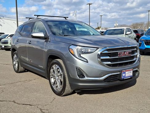 Used 2020 GMC Terrain SLT w/ Preferred Package image 2