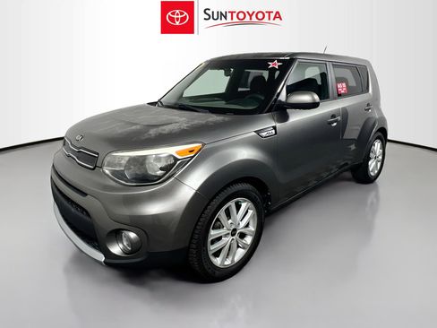 Used 2018 Kia Soul + FWD image 9