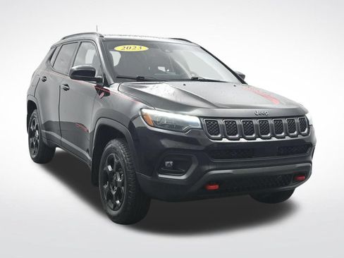 Used 2023 Jeep Compass Trailhawk w/ Trailhawk Elite Group AWD/4WD image 3