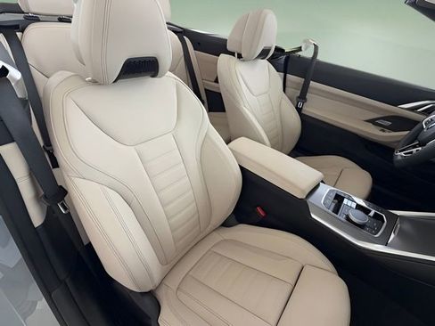 Used 2026 BMW 440i xDrive Convertible w/ Premium Package image 29