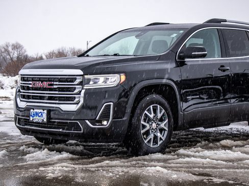 Used 2023 GMC Acadia SLT image 15