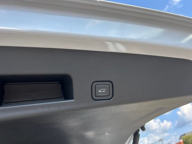 New 2027 Chevrolet Traverse RS FWD image 31