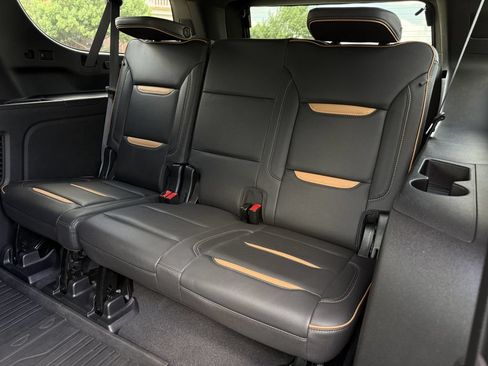 Used 2023 GMC Yukon XL AT4 w/ AT4 Premium Package AWD/4WD image 30