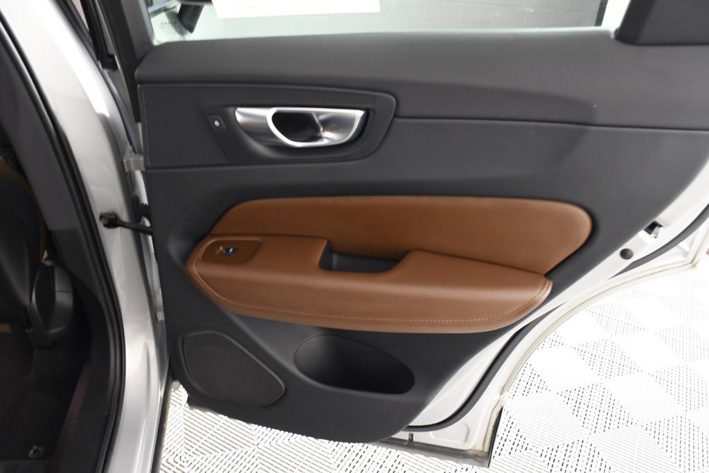 Used 2023 Volvo XC60 T8 Plus AWD/4WD image 21