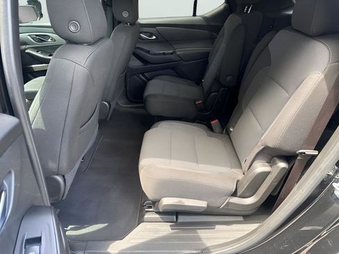 Used 2023 Chevrolet Traverse LT AWD/4WD image 9