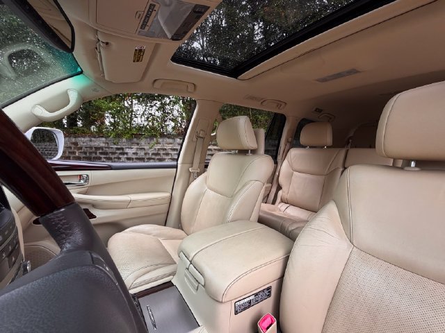 Used 2015 Lexus LX 570 4WD w/ Luxury Package image 32