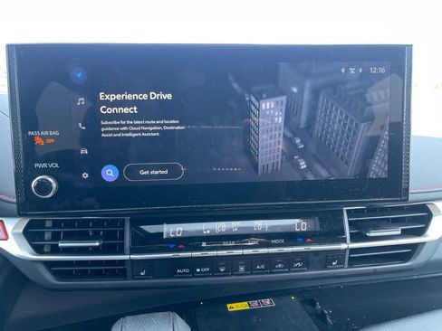 Used 2025 Toyota Sienna XSE FWD image 19