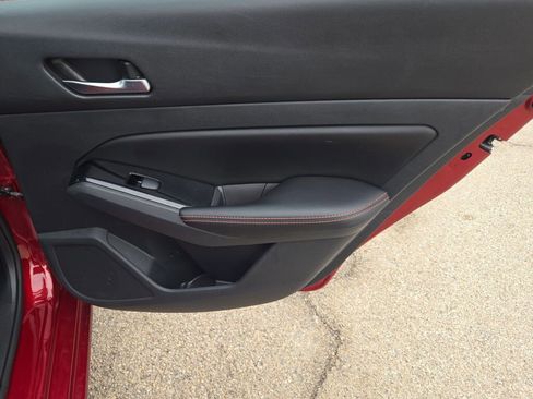 Used 2024 Nissan Altima 2.5 SR image 9