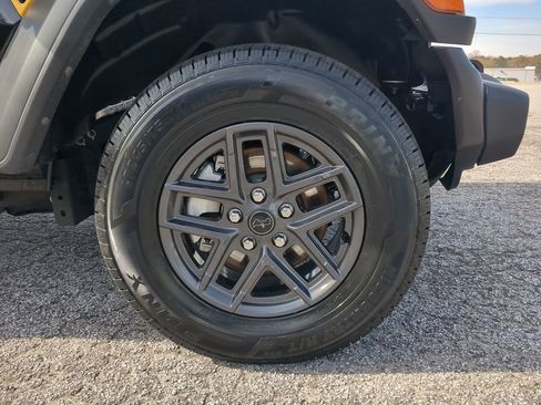 Certified 2024 Jeep Wrangler Sport S image 9