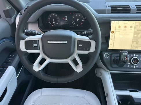 New 2026 Land Rover Defender 110 X-Dynamic SE image 25