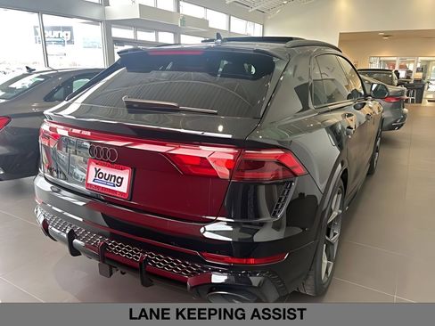 New 2026 Audi RS Q8 performance image 4