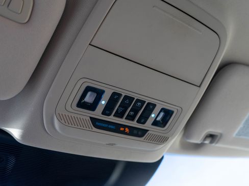 Used 2020 Ford Explorer Platinum image 23