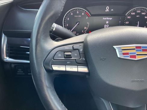 Used 2023 Cadillac XT4 Luxury w/ Cold Weather Package FWD image 24