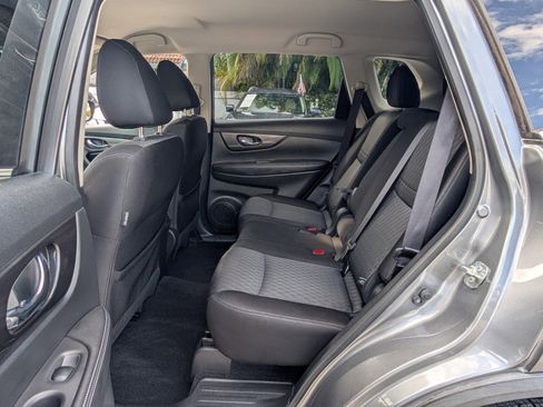 Certified 2019 Nissan Rogue SV w/ Premium Package image 12