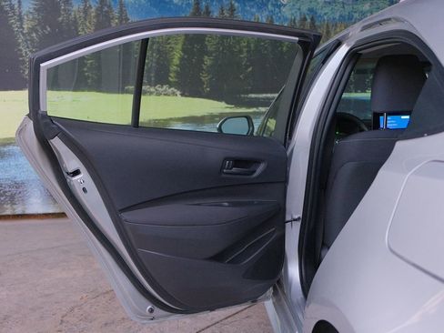 Used 2023 Toyota Corolla LE image 32