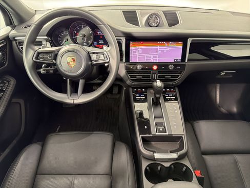 Certified 2026 Porsche Macan AWD/4WD image 27