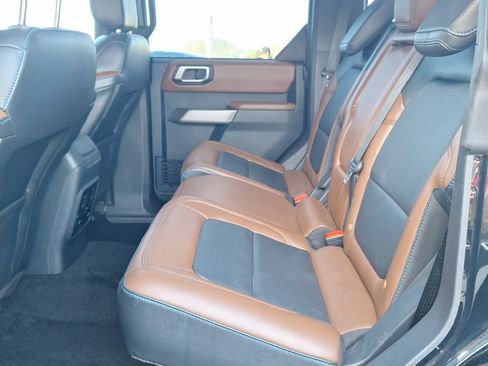 Used 2023 Ford Bronco Outer Banks w/ Sasquatch Package AWD/4WD image 17