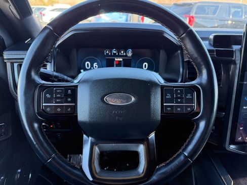 Used 2023 Ford Expedition Platinum image 38