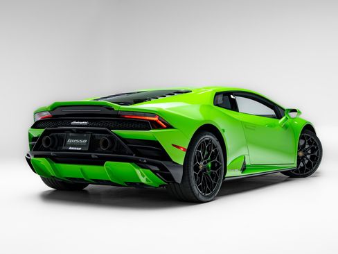 Used 2022 Lamborghini Huracan EVO RWD image 4