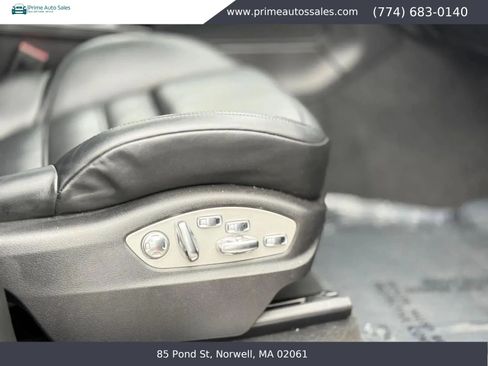 Used 2018 Porsche Macan Turbo AWD/4WD image 17