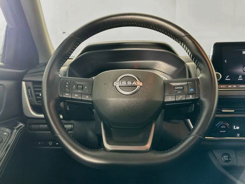 Used 2025 Nissan Rogue SV FWD image 18