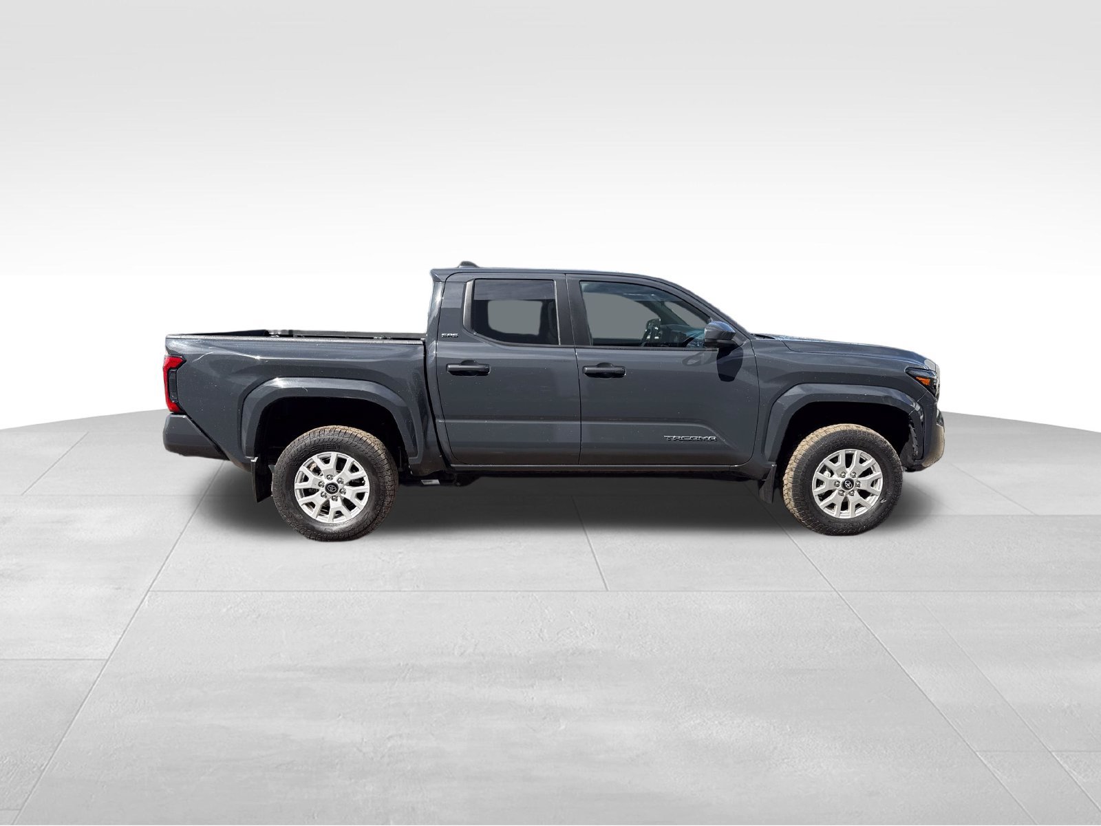Used 2024 Toyota Tacoma SR5 AWD/4WD image 6