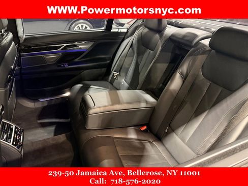 Used 2020 BMW 750i xDrive w/ Executive Package image 25