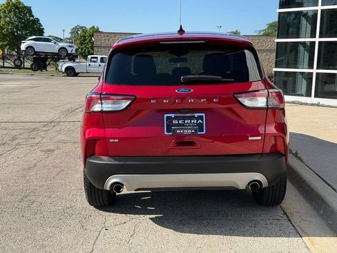 Used 2020 Ford Escape SE FWD image 4