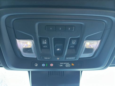 Used 2024 GMC Sierra 2500 AT4 w/ Technology Package image 28