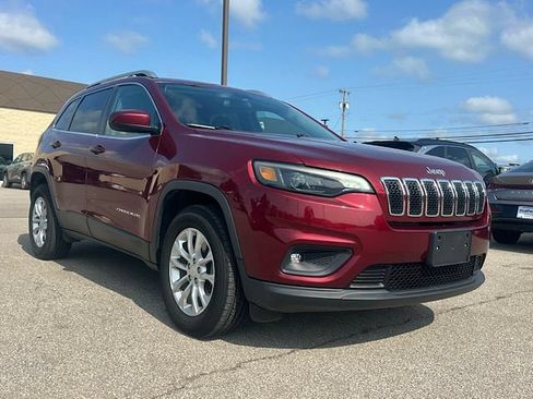 Used 2019 Jeep Cherokee Latitude w/ Cold Weather Group AWD/4WD image 12