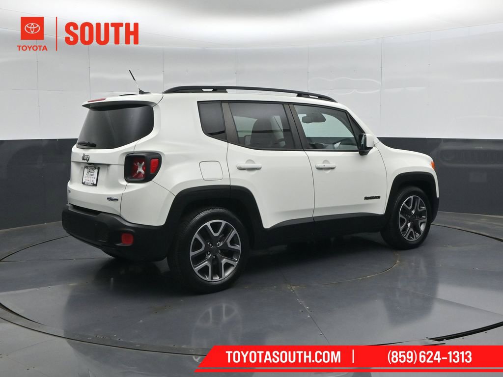 Used 2016 Jeep Renegade Latitude w/ Safety & Security Group FWD image 2