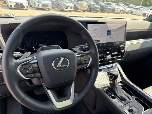 Used 2025 Lexus GX 550 w/ Accessory Package (2T) AWD/4WD image 15