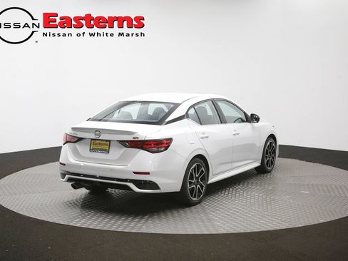 Used 2024 Nissan Sentra SR w/ SR Premium Package FWD image 40