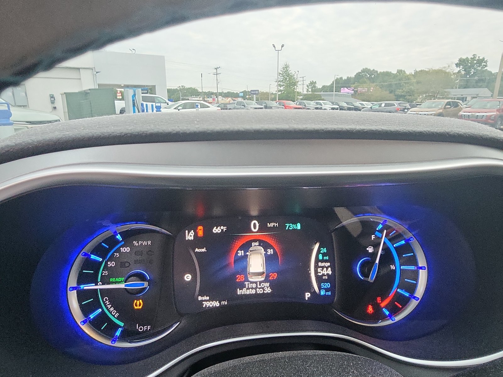 Used 2019 Chrysler Pacifica Limited w/ Advanced Safetytec Group FWD image 13