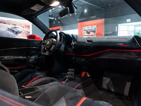 Certified 2019 Ferrari 488 Pista Coupe image 24