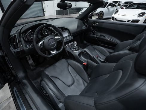 Used 2011 Audi R8 V10 AWD/4WD image 21
