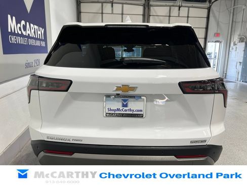 Used 2026 Chevrolet Equinox LT AWD/4WD image 6