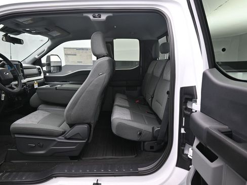 New 2026 Ford F350 XLT w/ FX4 Off-Road Package AWD/4WD image 17